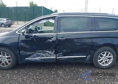 2020 Chrysler Pacifica Touring L из США, поврежденный, VIN 2C4RC1BG6LR120961